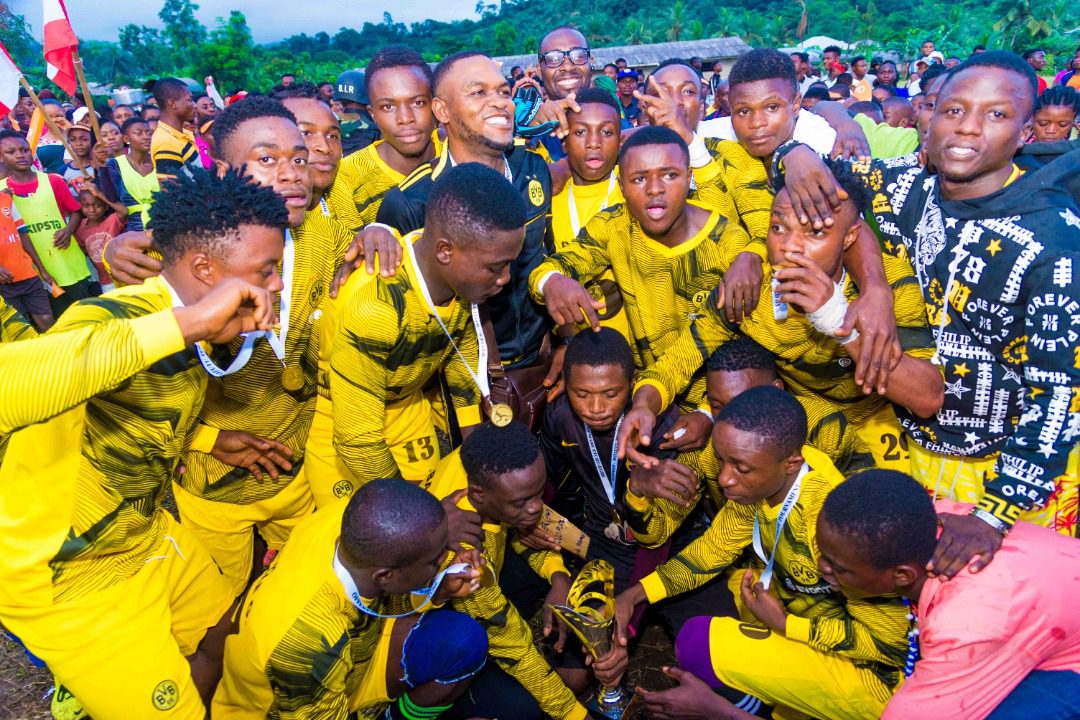Sunshine Fc winners of theWotutu-Ewongo football tournament.